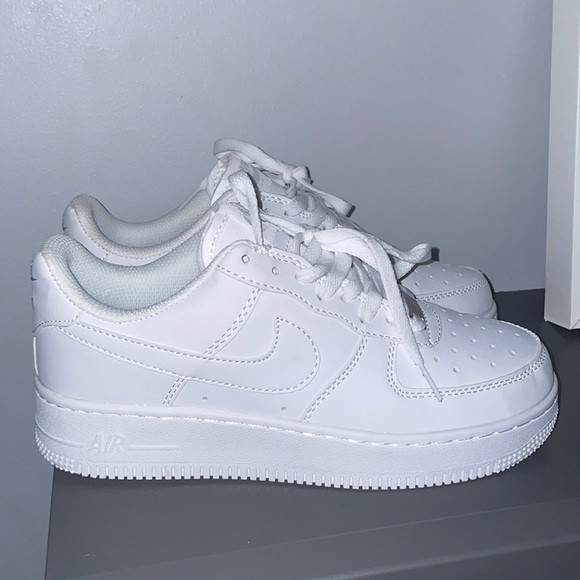 Nike Shoes - White Nike air forces!